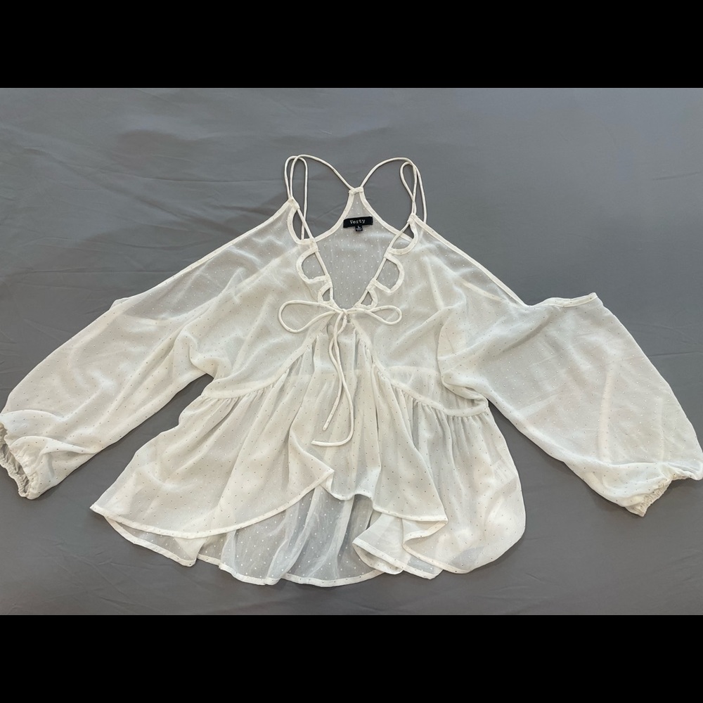 Verty cold-shoulder top